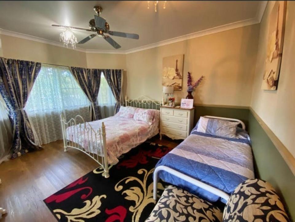 Golden Lace B&B Sarina ภายนอก รูปภาพ