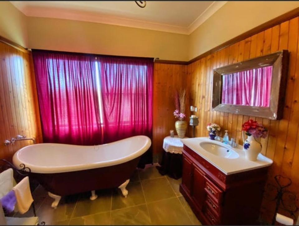 Golden Lace B&B Sarina ภายนอก รูปภาพ